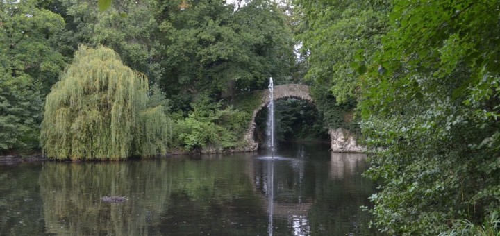 Rotsbrug met jachttoren, Boekenbergpark (Antwerpen-Be, Deurne)