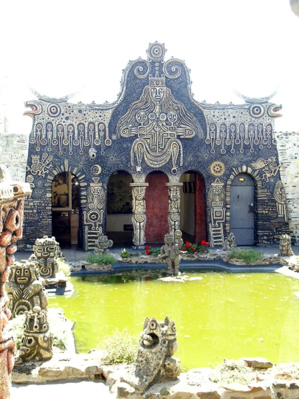 PF37 Musée Robert Tatin de Donderberggroep PF37 Musée Robert Tatin de Donderberggroep